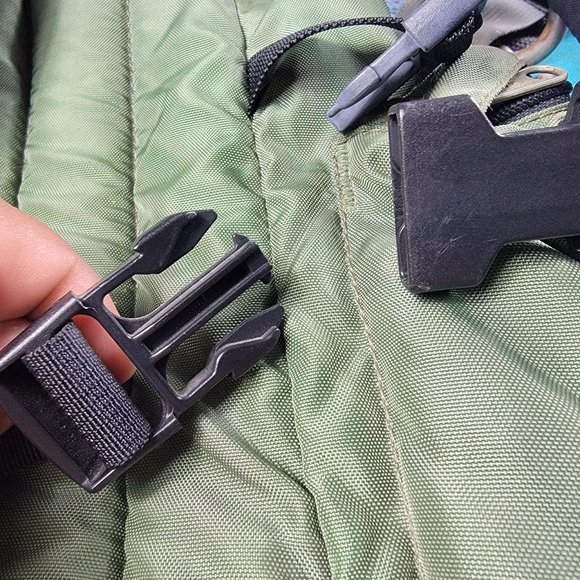 Kelty Red Wing Green Outdoor Camping Hiking Backpack Pack With Water Bottles - Picture 7 of 16